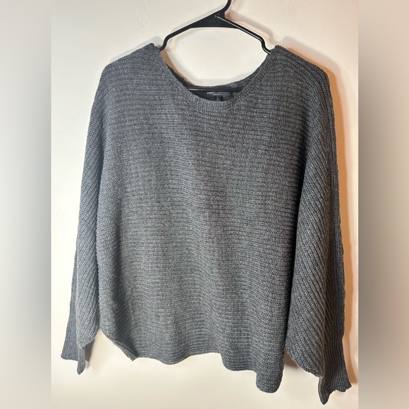 ROMEO & JULIET Women’s Gray Ribbed Crop Sweater Size Large - Picture 1 of 9